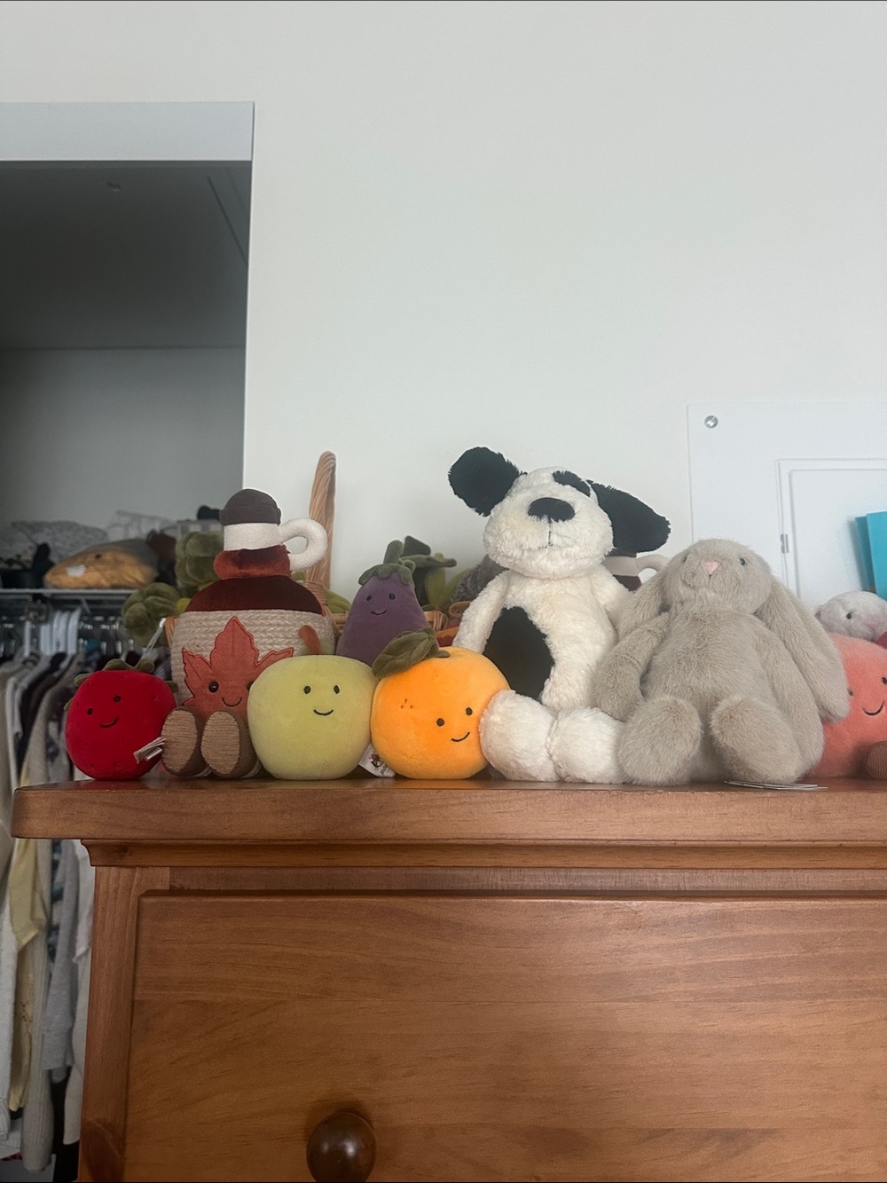 JELLYCAT LOT OF PLUSHIES